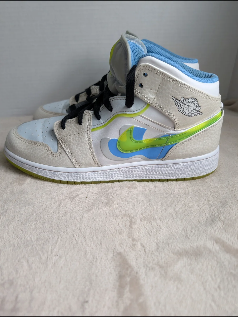 Nike Air Jordan 1 Mid SE Warped Swoosh Size 7Y